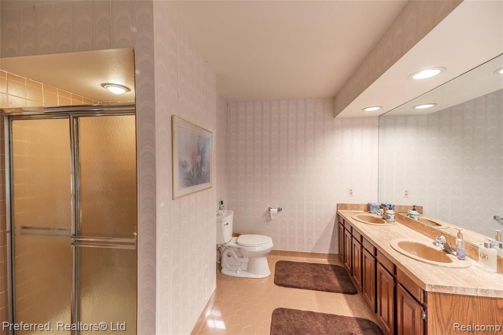31170 Country Ridge Circle Farmington Hills, MI 48331 - Photo 26 of 56