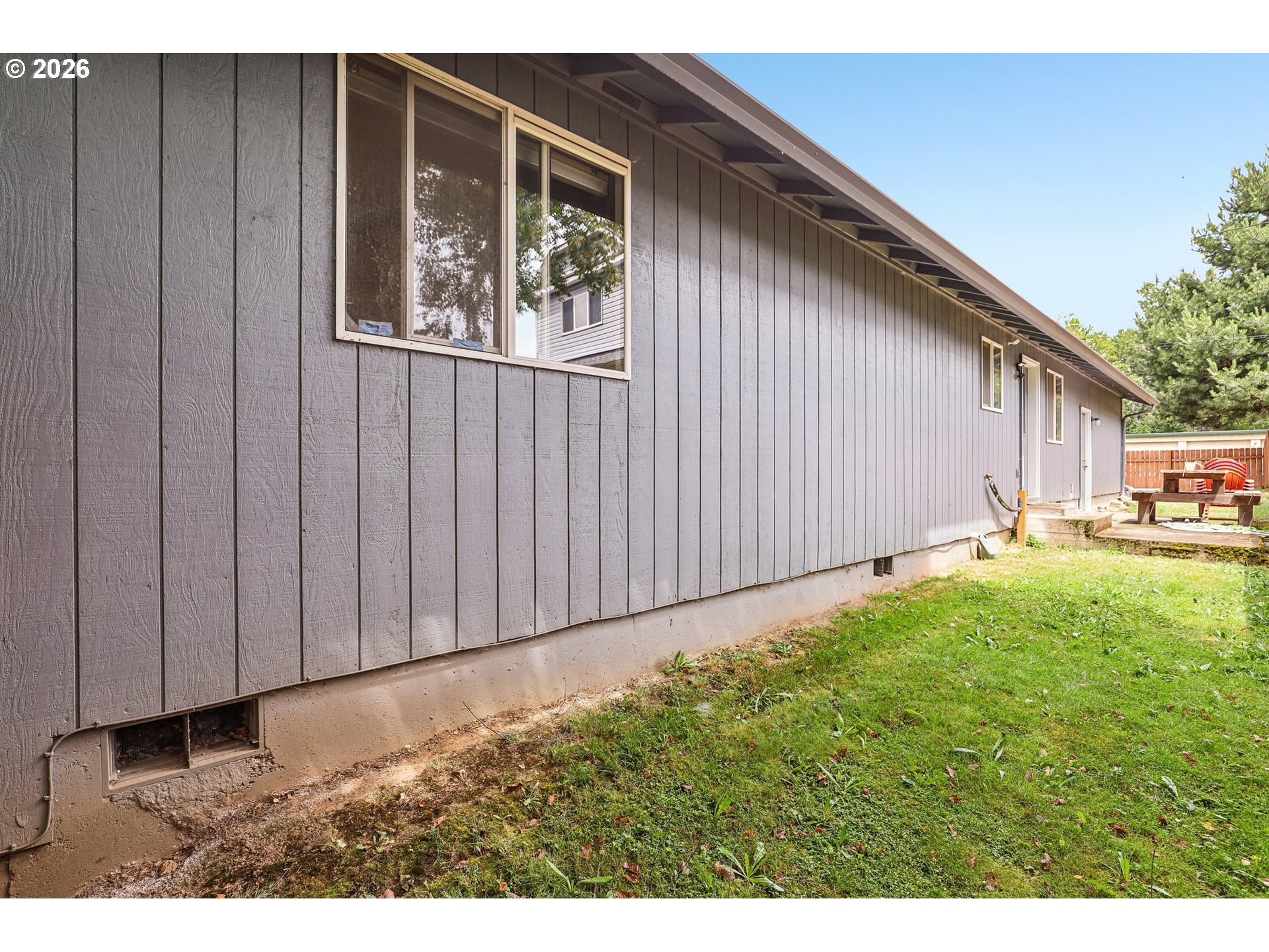 608 Southeast Sumner Street Camas, WA 98607 - Photo 21 of 39 a view of backyard with tub