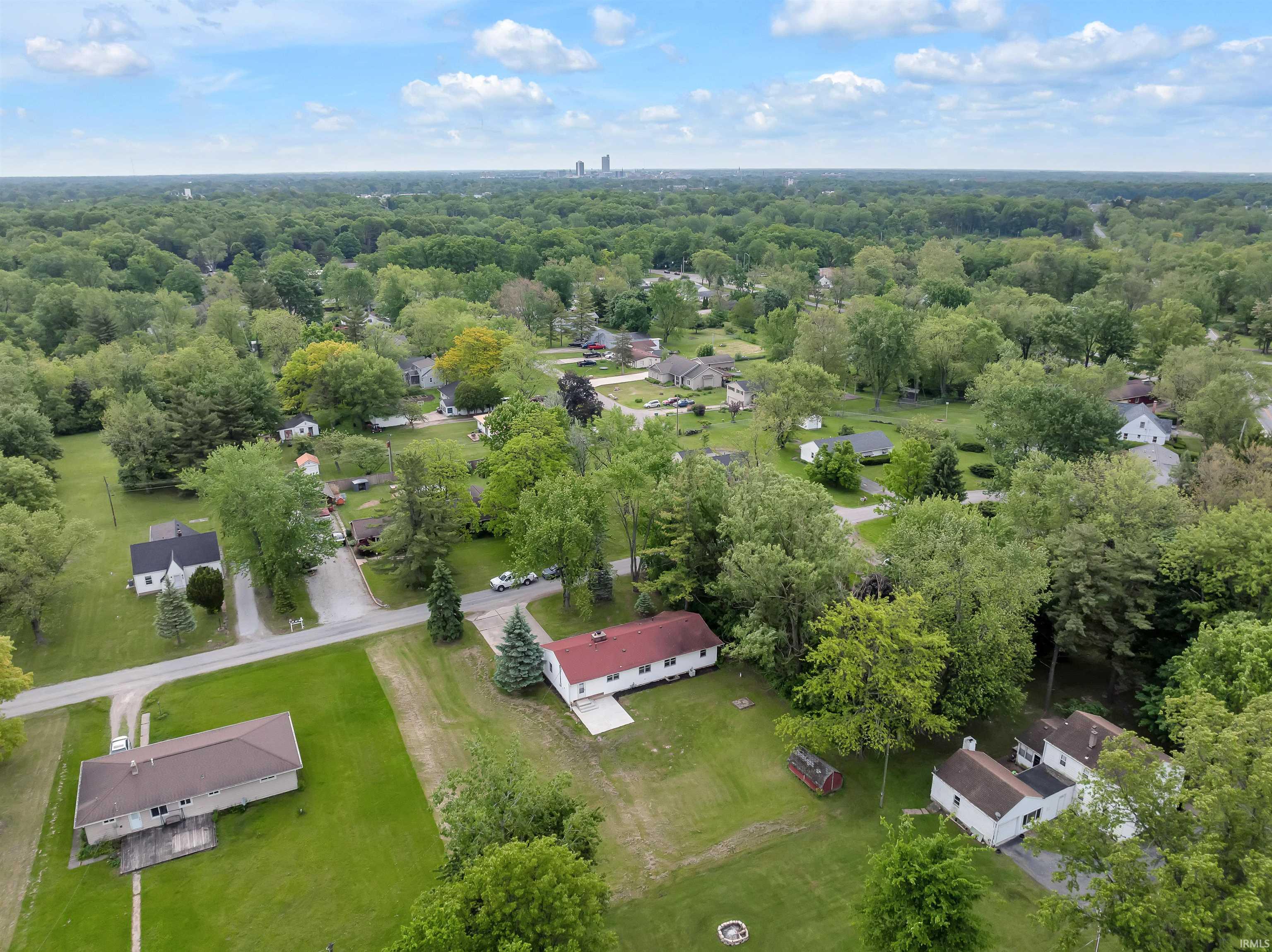 2425 Beineke Road Fort Wayne, IN 46808 - Photo 3 of 18