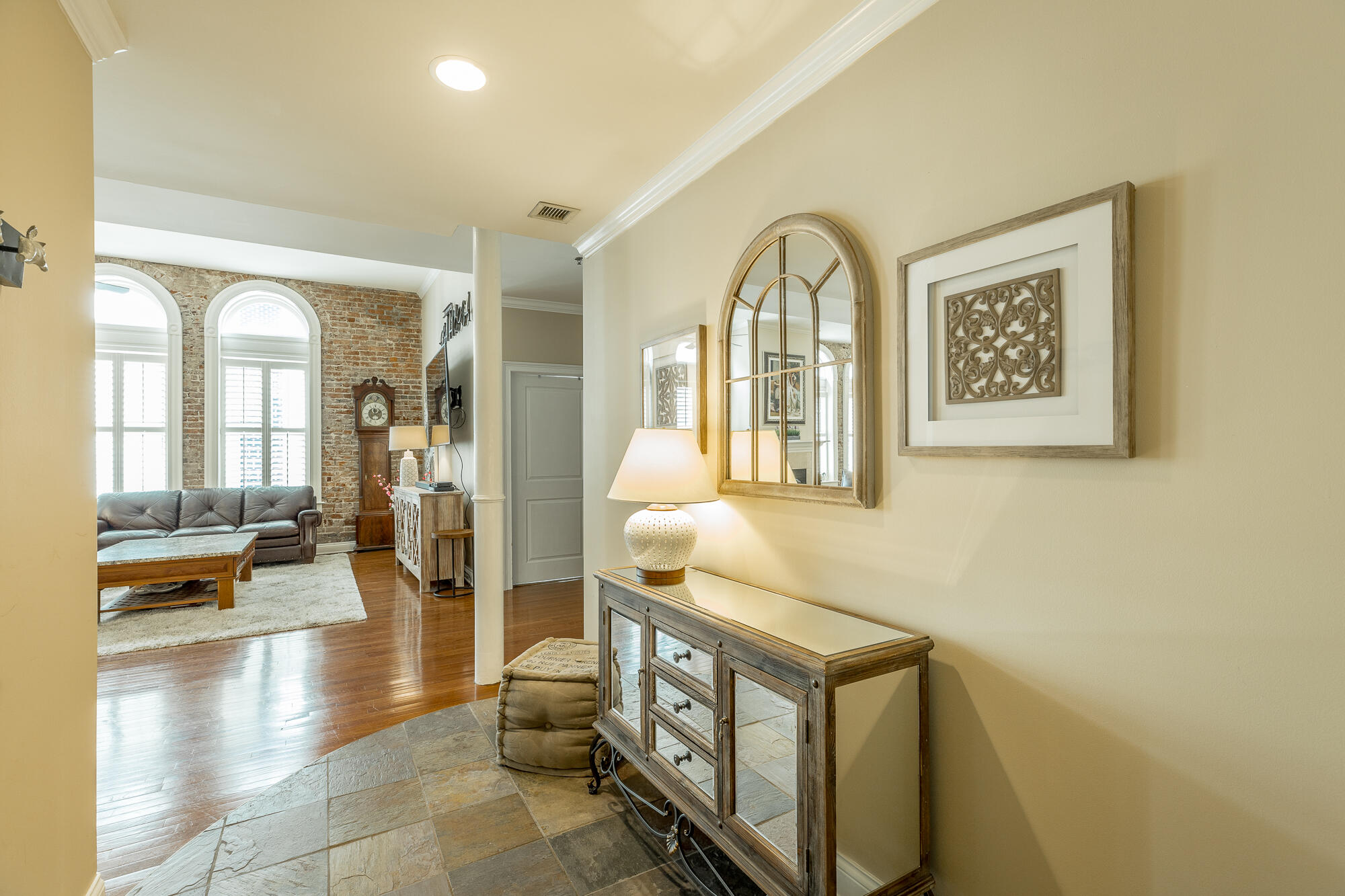 800 Market Street, Unit 404 Chattanooga, TN 37402 - Photo 3 of 121 800 Market St. _404 HD-2