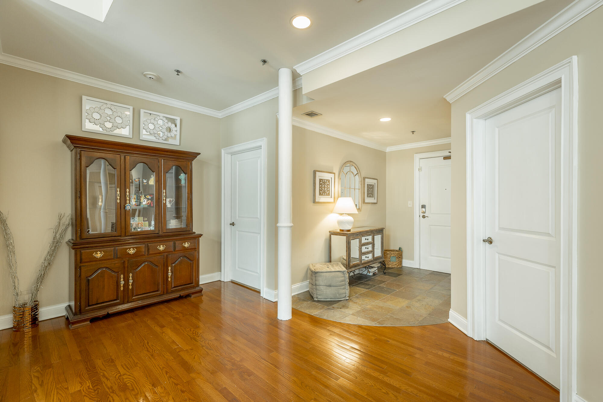 800 Market Street, Unit 404 Chattanooga, TN 37402 - Photo 4 of 121 800 Market St. _404 HD-3