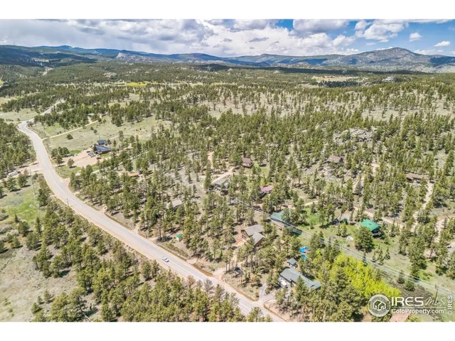 a view of an outdoor space and a yard