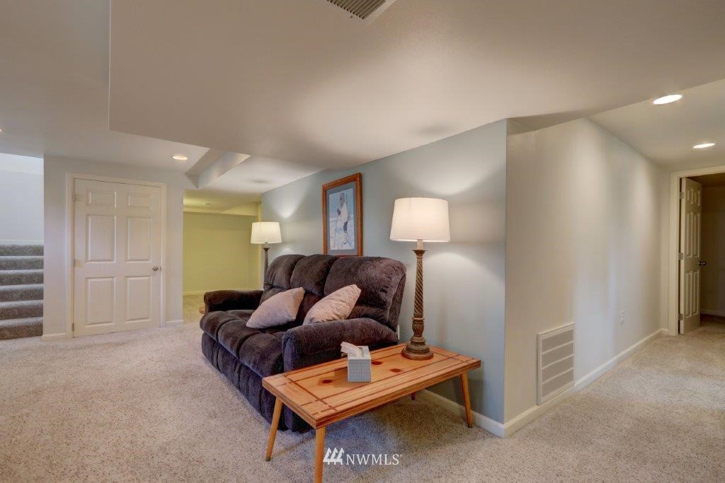 4903 Northeast 24th Street Renton, WA 98059 - Photo 14 of 23 Gallery Image 14