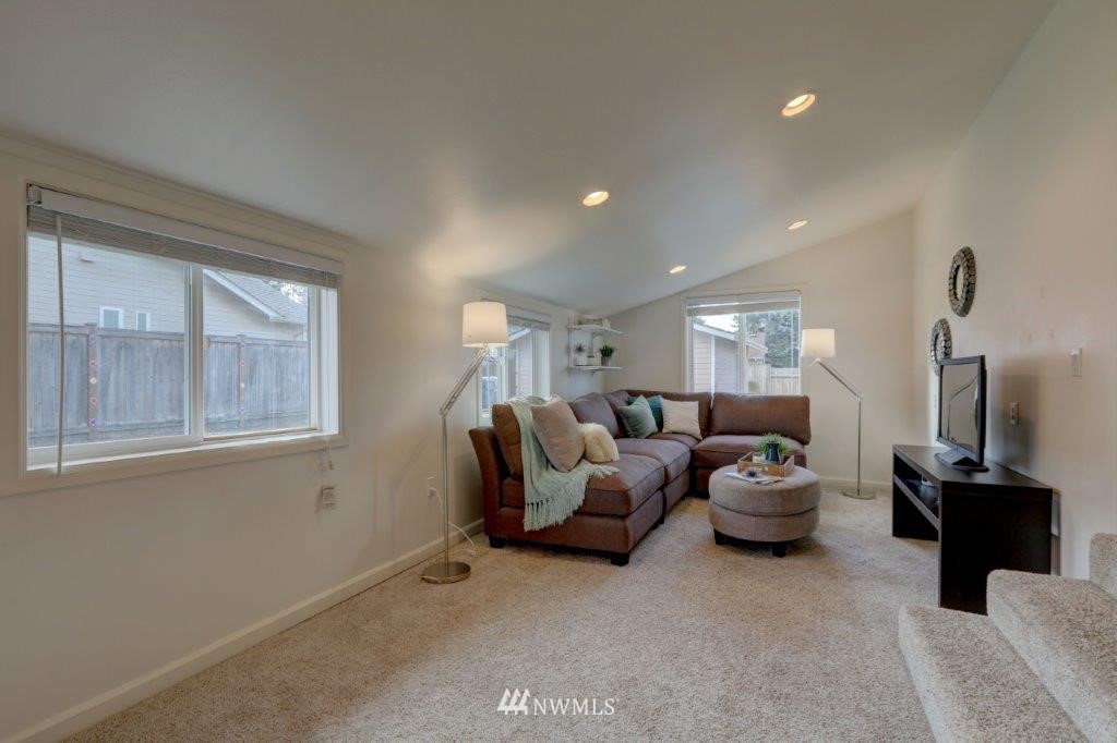 4903 Northeast 24th Street Renton, WA 98059 - Photo 8 of 23 Gallery Image 8