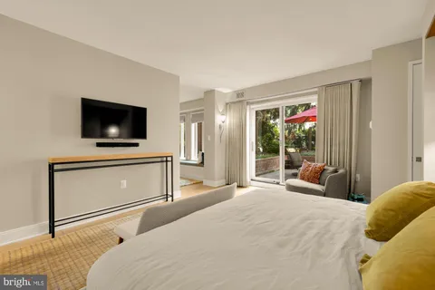 $1,395,000 | 1045 31st Street Northwest, Unit 104, Washington, DC 20007