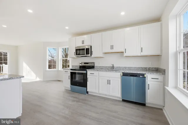 $399,900 | 138 Versailles Court, Newark, DE 19702