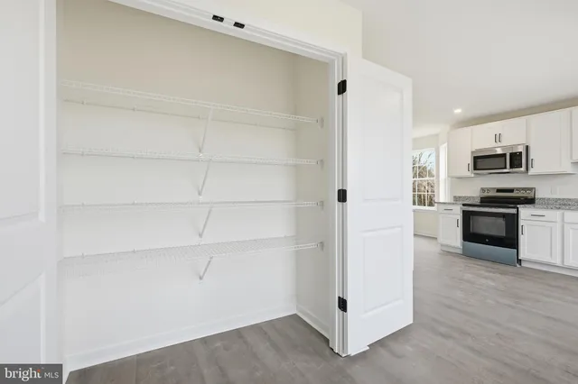 $399,900 | 138 Versailles Court, Newark, DE 19702