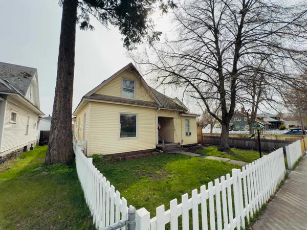 $369,500 | 2823 West Sharp Avenue, Spokane, WA 99201