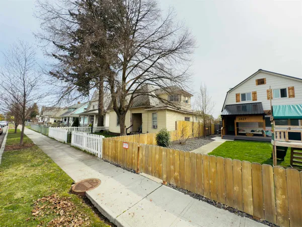 $369,500 | 2823 West Sharp Avenue, Spokane, WA 99201
