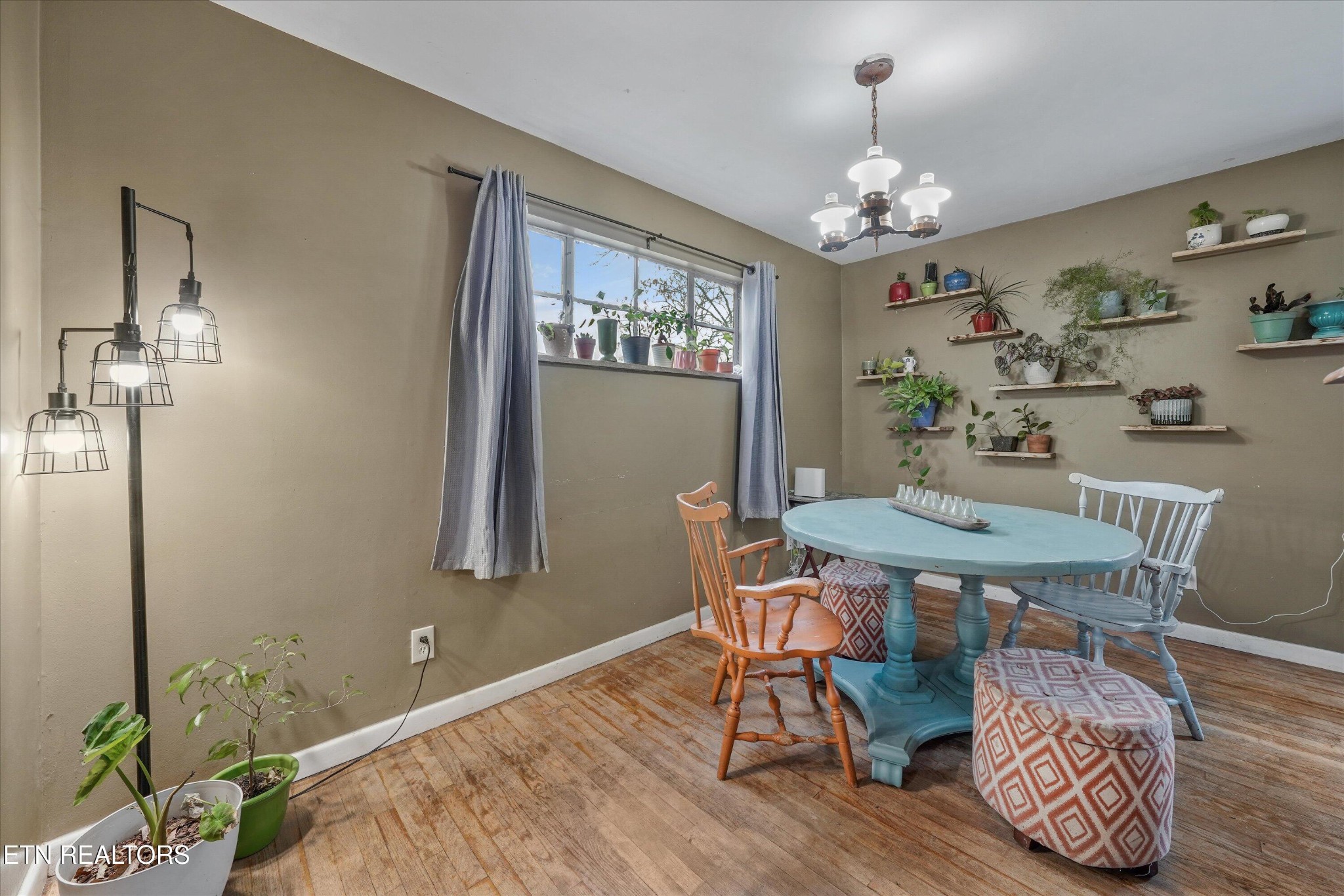 225 West Ford Valley Road Knoxville, TN 37920 - Photo 12 of 24 a view of a dining room with furniture