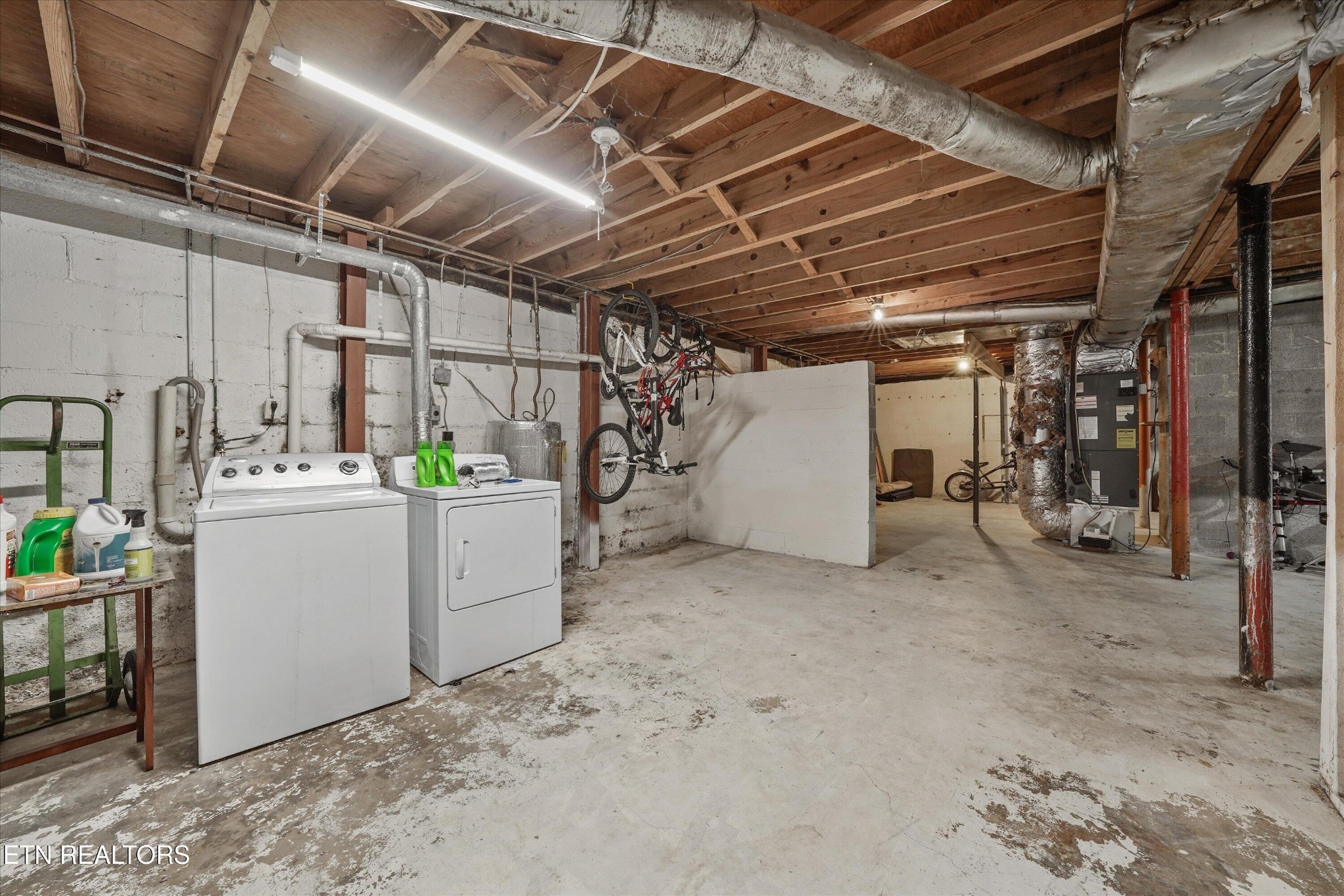 225 West Ford Valley Road Knoxville, TN 37920 - Photo 23 of 24 a view of a storage room