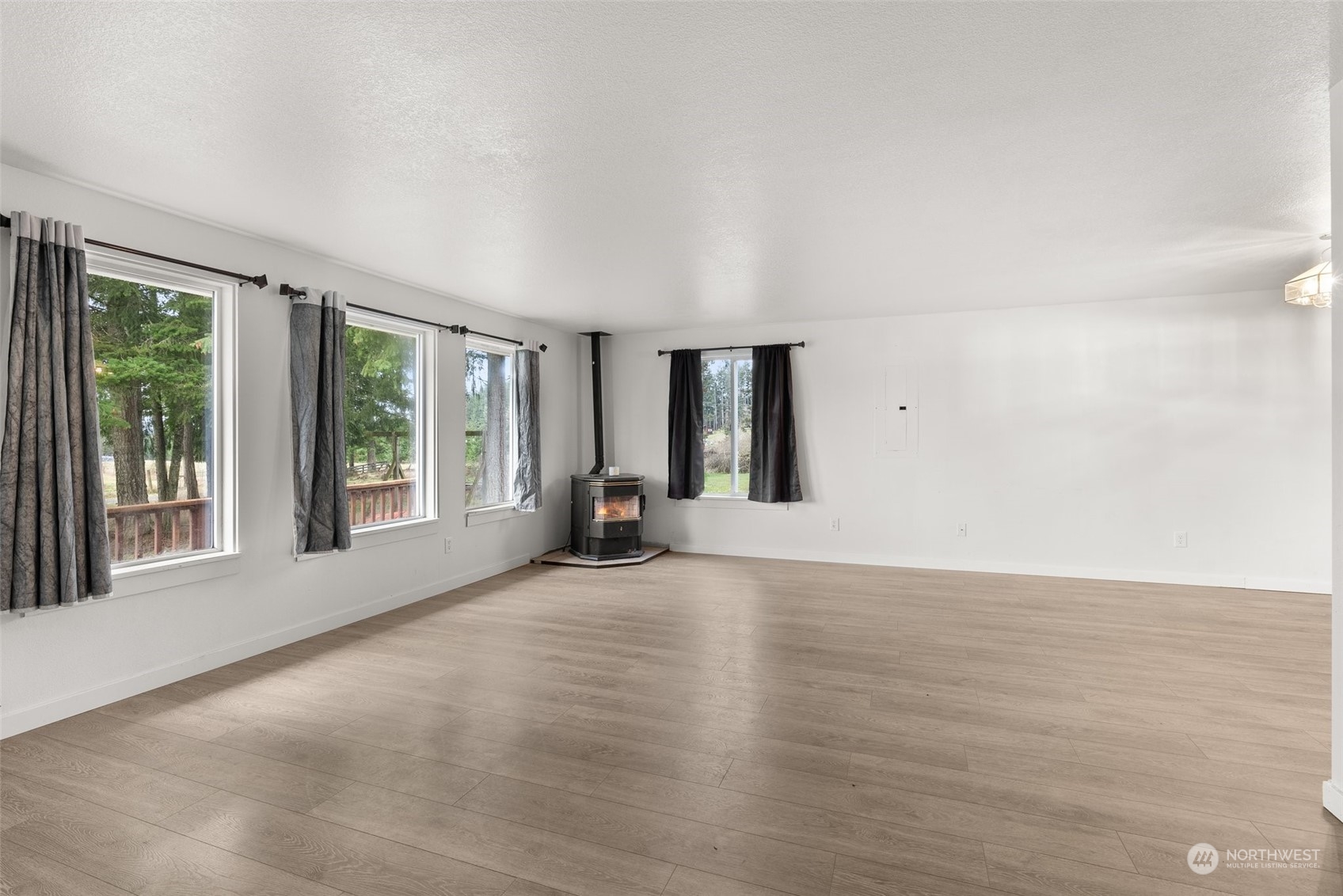 21608 Hobson Road Southwest Centralia, WA 98531 - Photo 6 of 35 Gallery Image 6