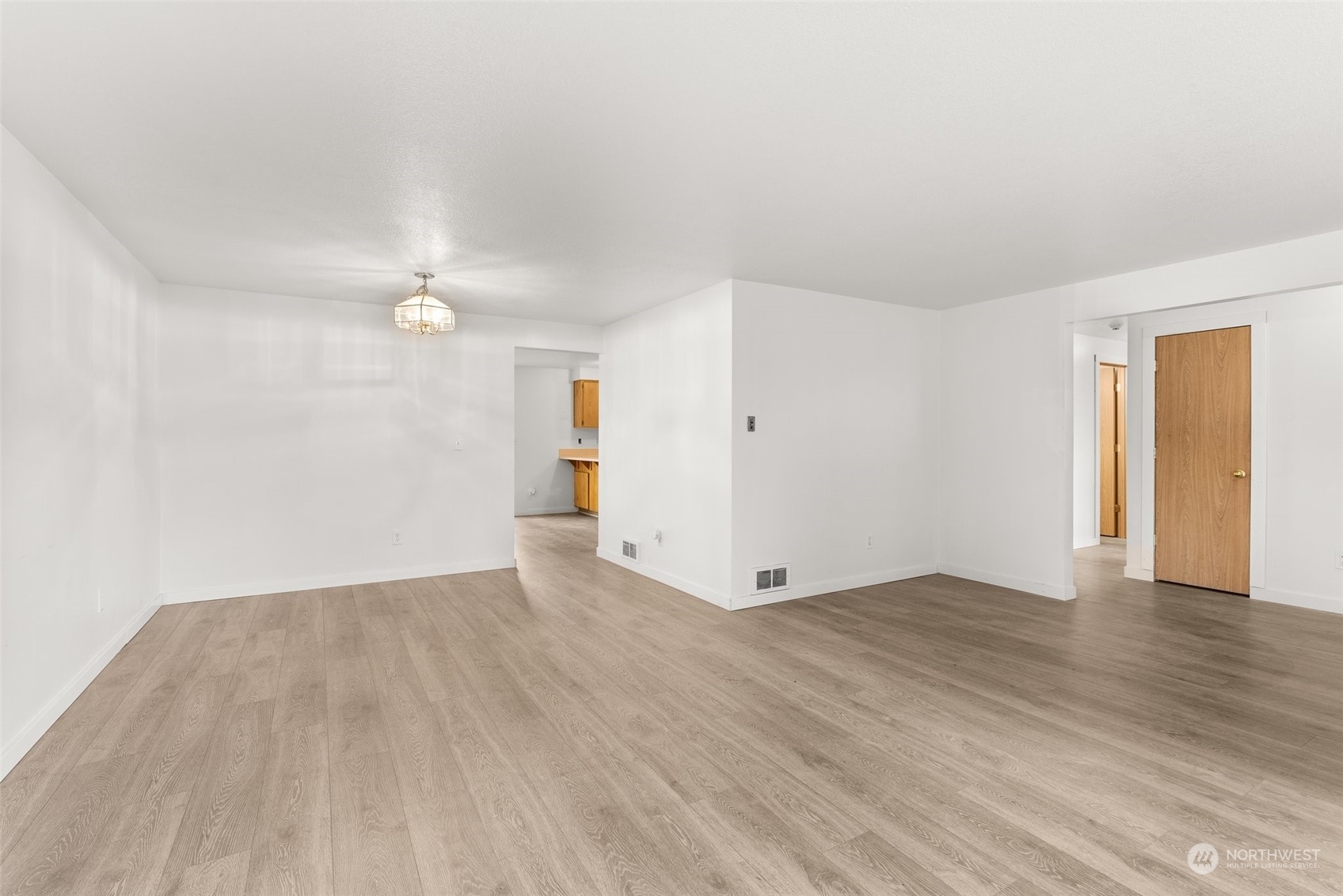 21608 Hobson Road Southwest Centralia, WA 98531 - Photo 7 of 35 Gallery Image 7