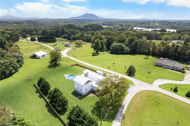 $499,500 | 106 Grants Home Trail, Ararat, NC 27007