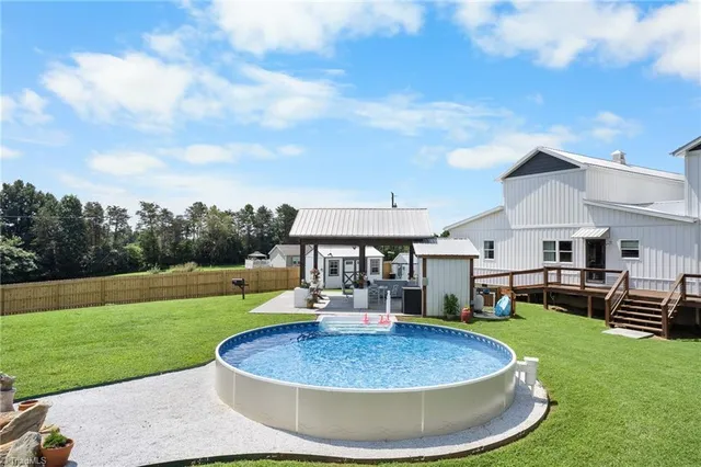 $499,500 | 106 Grants Home Trail, Ararat, NC 27007