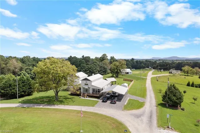 $499,500 | 106 Grants Home Trail, Ararat, NC 27007