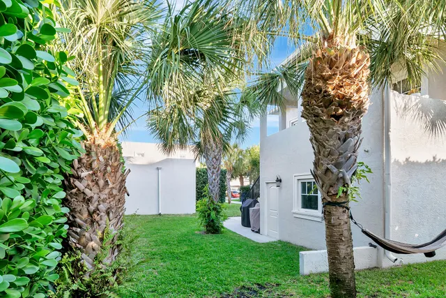 $1,995,000 | 354 Marlborough Place, West Palm Beach, FL 33405