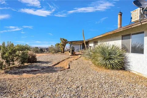 $415,000 | 10626 Valley Vista Avenue, Apple Valley, CA 92308