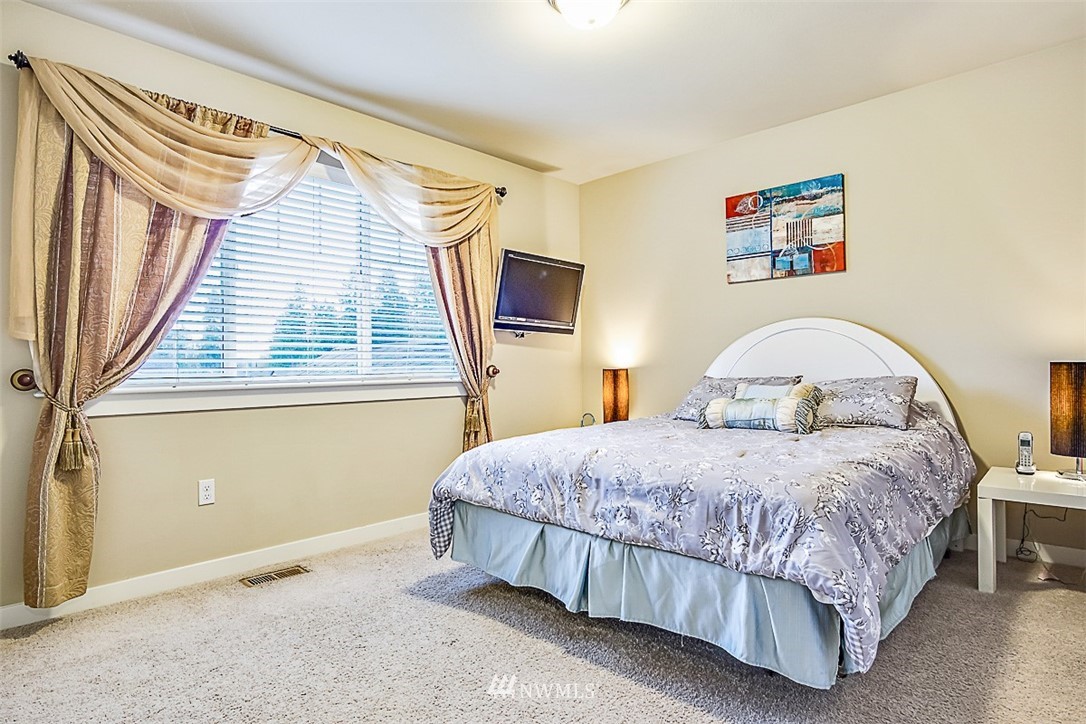 21719 8th Avenue Southeast Bothell, WA 98021 - Photo 22 of 25
