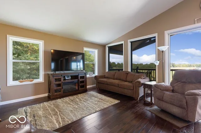 $649,000 | 434 South County Road 1125 East, Seymour, IN 47274