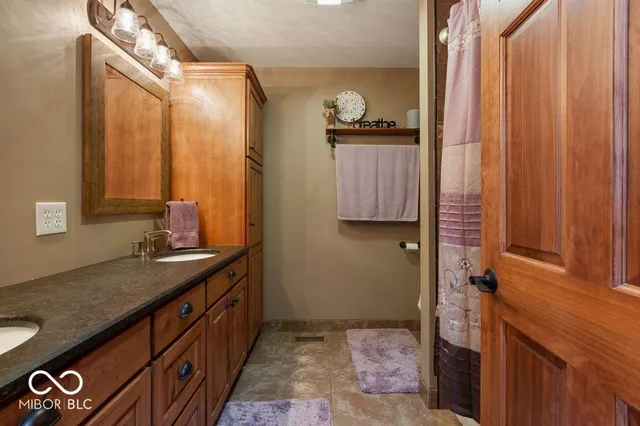 $649,000 | 434 South County Road 1125 East, Seymour, IN 47274