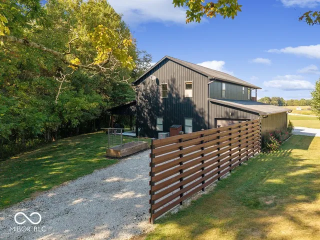 $649,000 | 434 South County Road 1125 East, Seymour, IN 47274