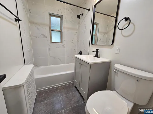 $2,325 | 36 Lakeview Avenue, Leonia, NJ 07605