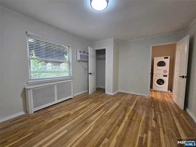 $2,325 | 36 Lakeview Avenue, Leonia, NJ 07605