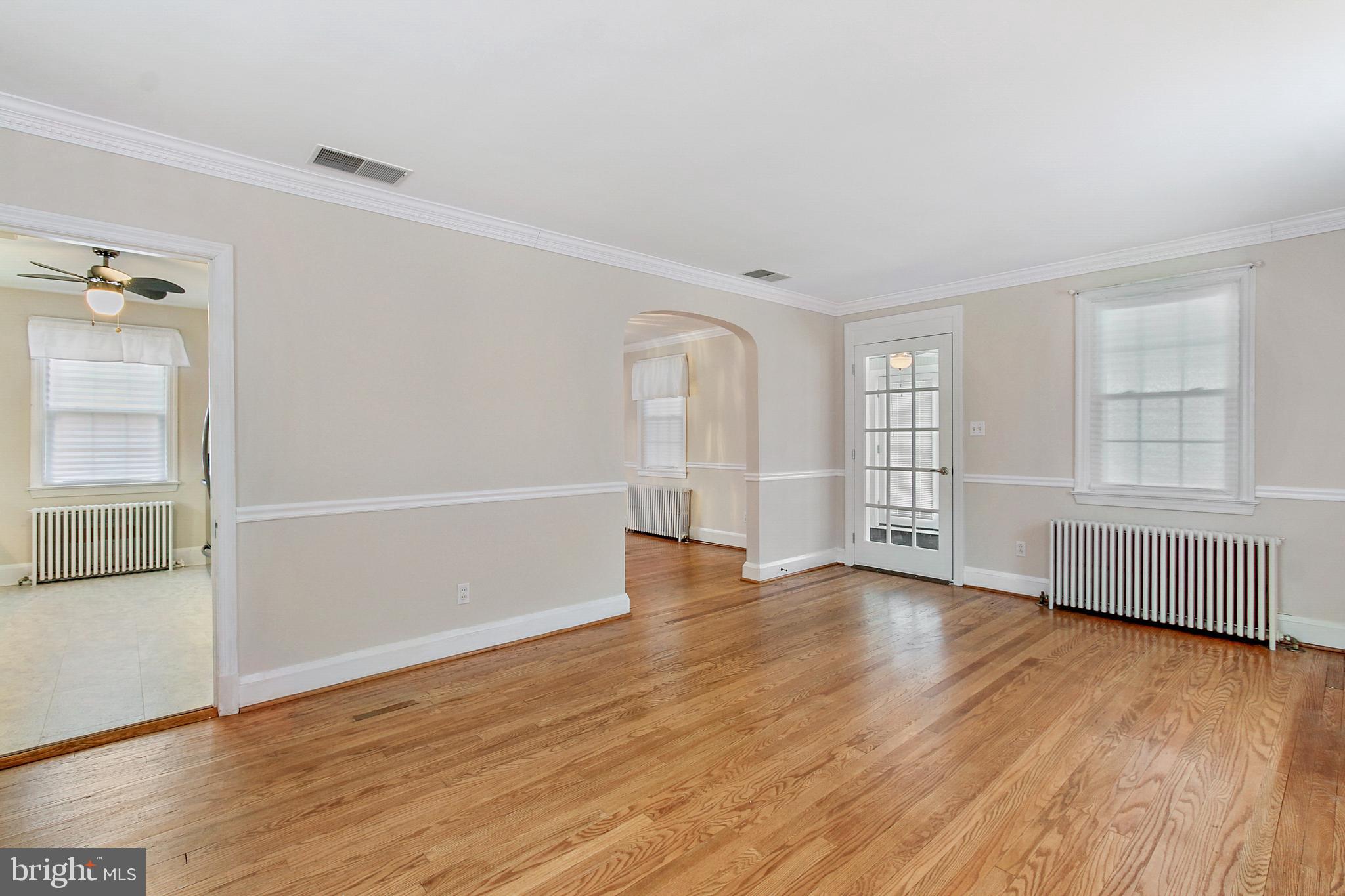 611 Overbrook Road Baltimore, MD 21212 - Photo 4 of 27 Cozy radiator heat