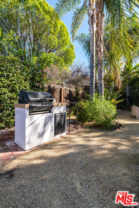 6660 Amigo Avenue Reseda, CA 91335 - Photo 13 of 25