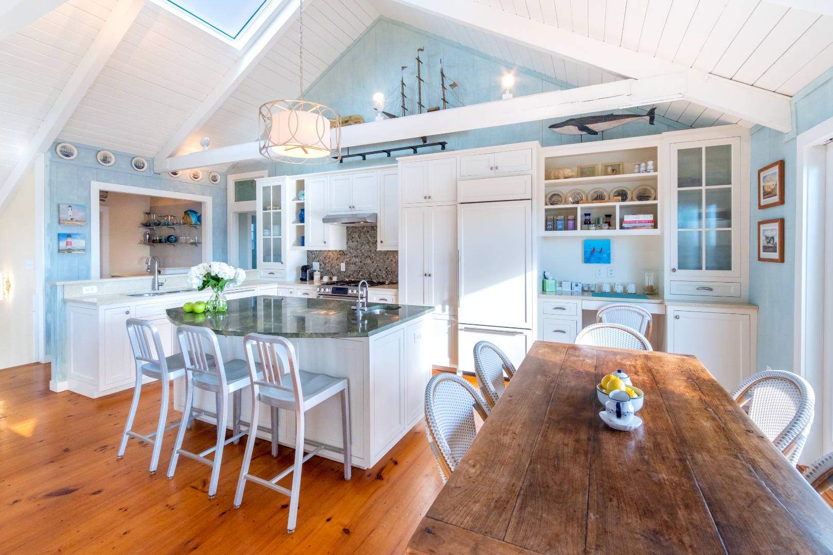 16 Starbuck Road Nantucket, MA 02554 - Photo 4 of 29 Gallery Image 4