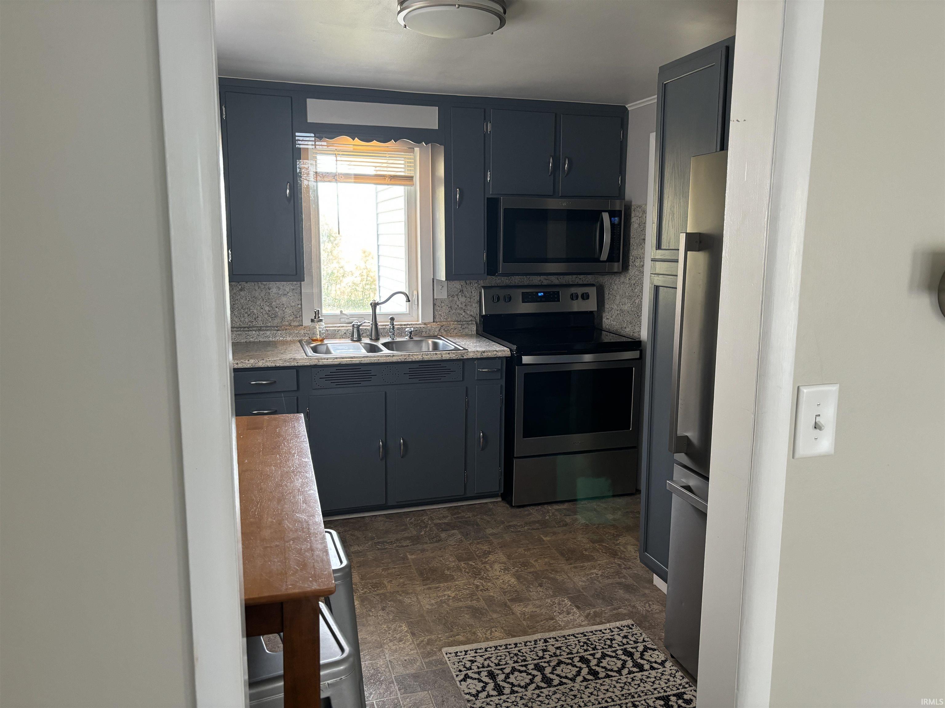 258 East Dustman Road Bluffton, IN 46714 - Photo 4 of 13 Gallery Image 4
