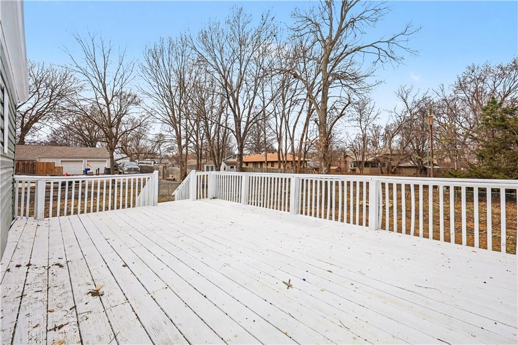 318 East Nichols Street Spring Hill, KS 66083 - Photo 20 of 23