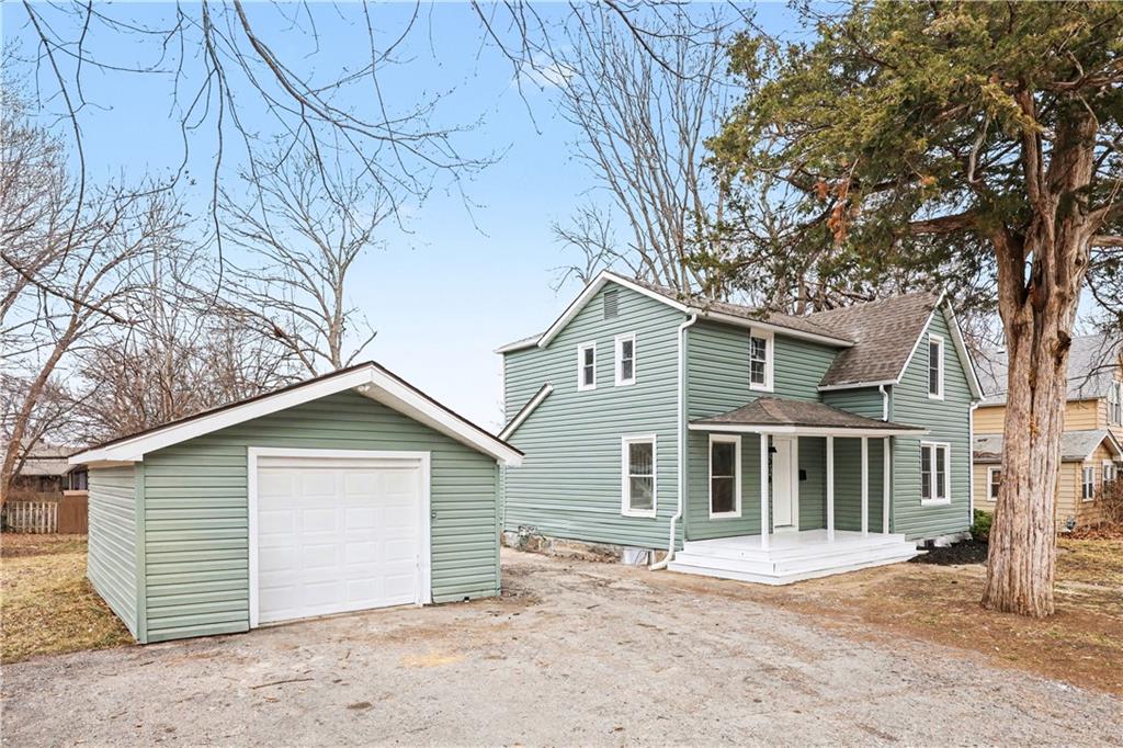 318 East Nichols Street Spring Hill, KS 66083 - Photo 3 of 23