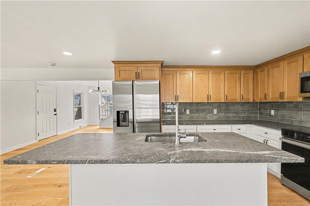 318 East Nichols Street Spring Hill, KS 66083 - Photo 8 of 23