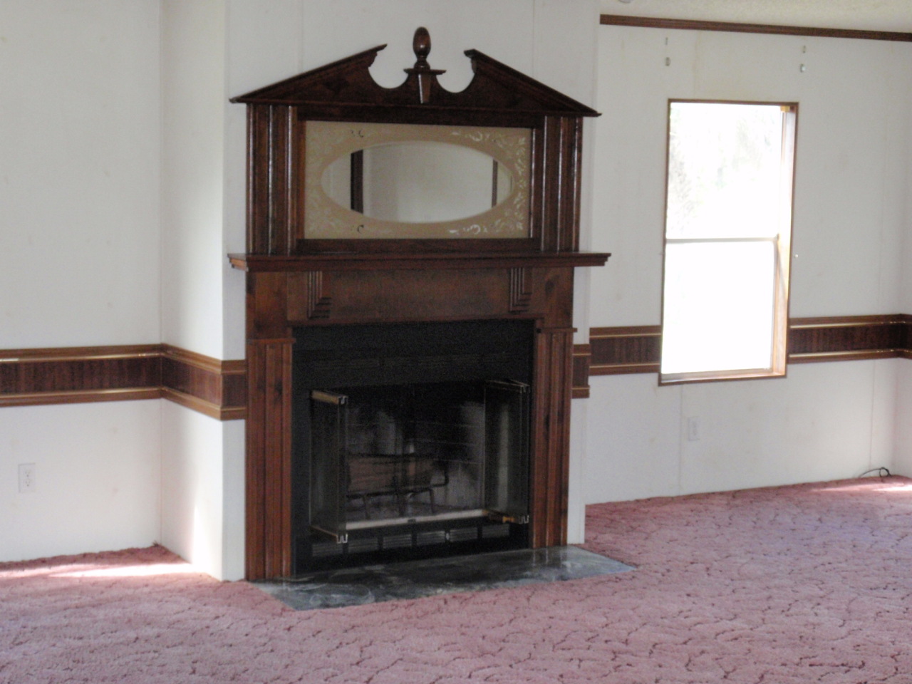103 Raleigh Avenue Satsuma, FL 32189 - Photo 4 of 5 Fireplace