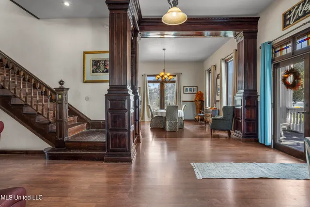 $1,095,000 | 1096 Beach Boulevard, Biloxi, MS 39530