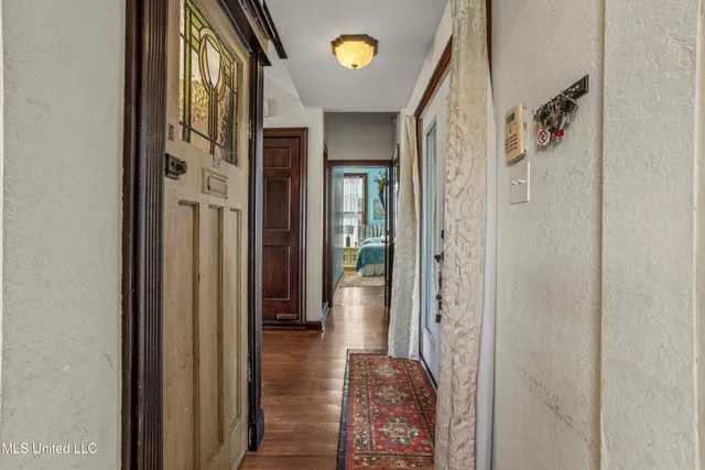 $1,095,000 | 1096 Beach Boulevard, Biloxi, MS 39530