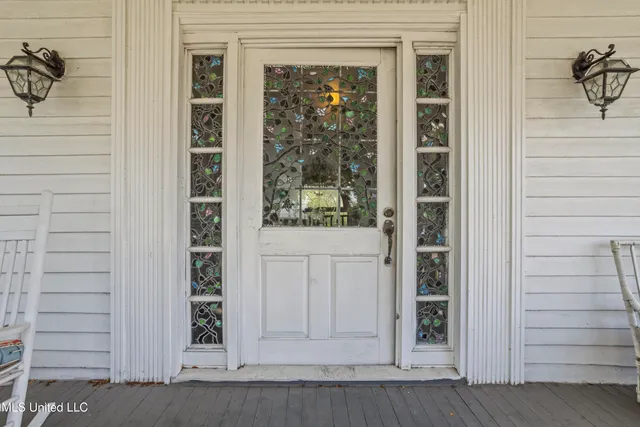 $1,095,000 | 1096 Beach Boulevard, Biloxi, MS 39530