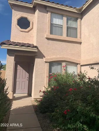 a view of entryway front of house