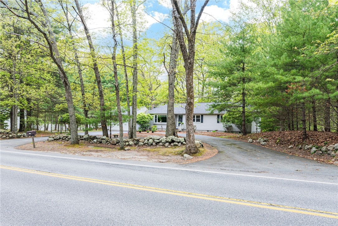 529 Shippeetown Road East Greenwich, RI 02818 - Photo 5 of 46