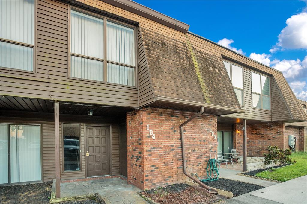 1836 North Crystal Lake Dr Unit 104