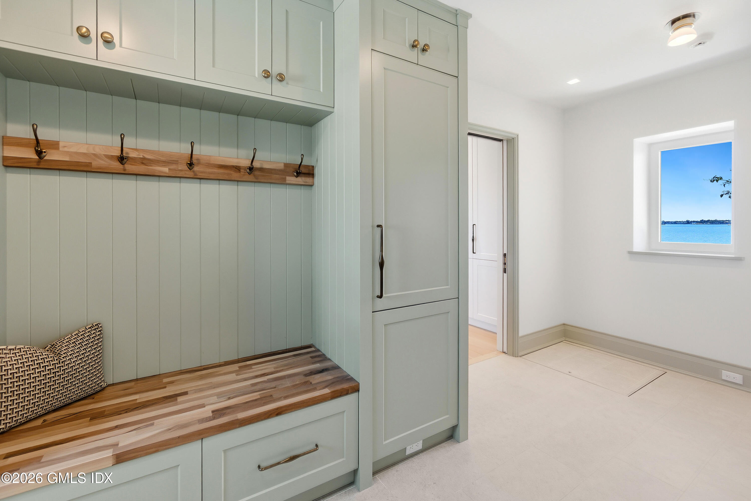 123 Saddle Rock Road Stamford, CT 06902 - Photo 32 of 48 MUD ROOM