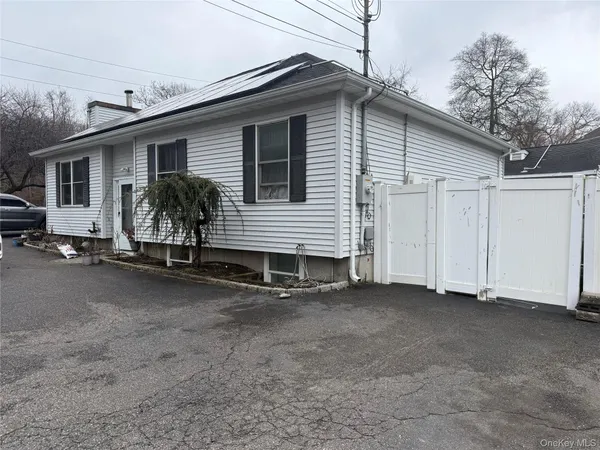 $699,999 | 2 1st Street, Coram, NY 11727