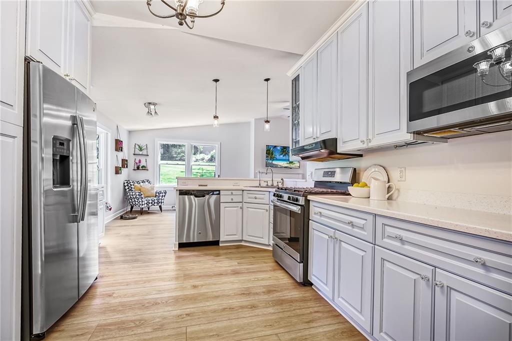 246 Teepee Road Canonsburg, PA 15317 - Photo 3 of 25 Gallery Image 3
