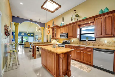 $1,180,000 | 2649 Parkview Drive South, Hallandale Beach, FL 33009