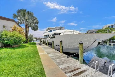 $1,180,000 | 2649 Parkview Drive South, Hallandale Beach, FL 33009
