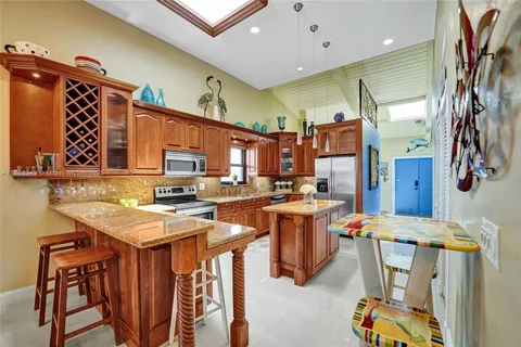 $1,180,000 | 2649 Parkview Drive South, Hallandale Beach, FL 33009