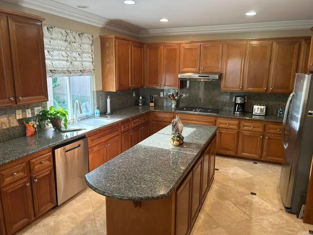 $6,900 | 6415 Calmeria Place, Carlsbad, CA 92011