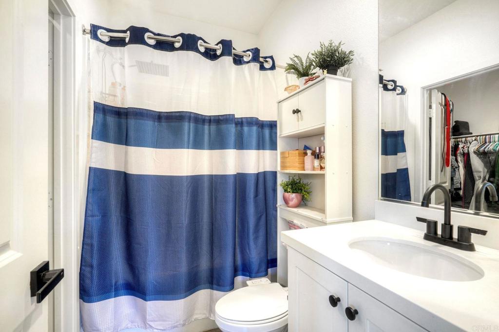 4141 Mission Tree Way Oceanside, CA 92057 - Photo 21 of 29 2nd Primary Full Bathroom